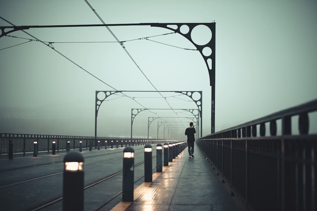 《子夜归》徐凯是干什么的？